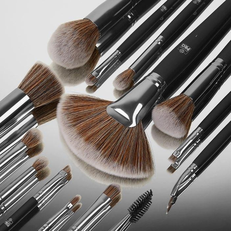 Bộ Cọ Trang Điểm 13 Cây BH COSMETICS Studio Pro BHBO31